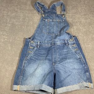 Women’s Gap Over alls like new!
